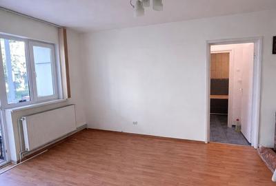 Apartament cu 3 camere decomandat în Exterior Vest - 2