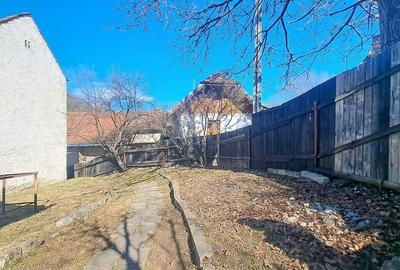 CASA CU TEREN GENEROS si acces pe doua fronturi - 4