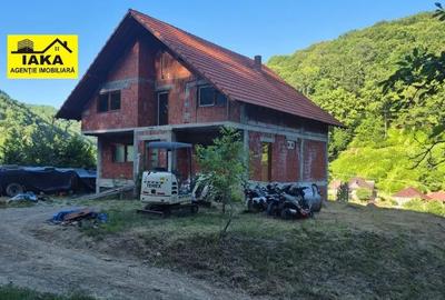 Casă cu 5 camere cu Teren 4000 Mp în Ilba - 7