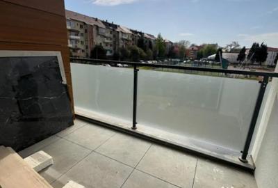 Apartament cu 3 camere decomandat în Săsar