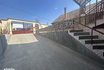 Casă cu 7 camere cu Teren 1300 Mp în Central - 19