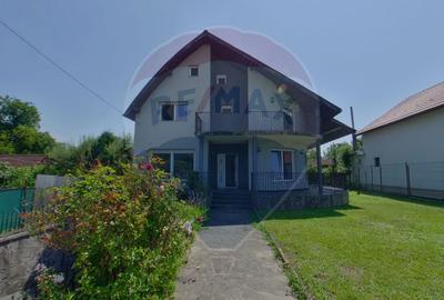 Casa / Vila cu 5 camere de inchiriat in zona Nord - 1