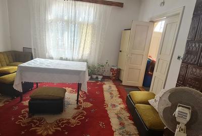 Casă cu 4 camere cu Teren 460 Mp în Central - 10