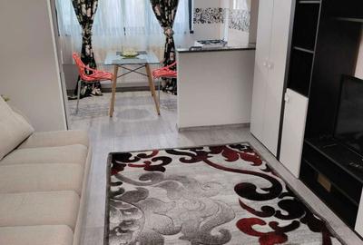 Garsonieră decomandată în Central - 2