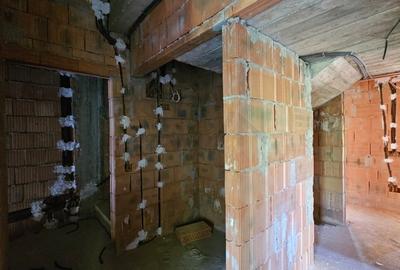 Apartament cu 3 camere decomandat în Uverturii - 13