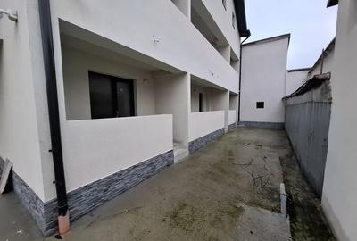 Casă individuală cu 14 camere cu Canalizare în Apărătorii Patriei - 7