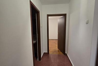Apartament 3 camere, Nord Complexul Mare, etaj 1 - 11