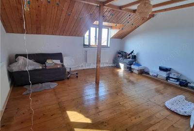 Casă cu Teren 1694 Mp în Nanov - 1