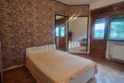 Apartament cu 4 camere circular, mobilat în P-ța Unirii - 2