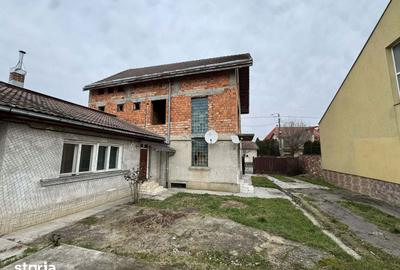 Casă cu 8 camere cu Teren 622 Mp în Titulescu - 18