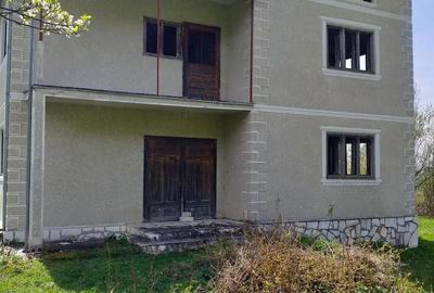 Casă cu Teren 8000 Mp în Roșia Montană - 5