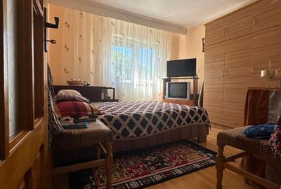Apartament 2 camere decomandat, zona Calarasi 4. - 5