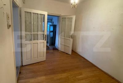 3 apartamente la casa de vanzare, singur in curte, 150 mp, zona centrala 3 apartamente la casa de vanzare, singur in curte, 150 mp, zona centrala - 12