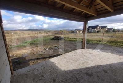 Casa cu 4 camere, 153 mp utili, teren 1000 mp extravilan, ut - 15