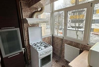 Apartament cu 3 camere decomandat în 1 Mai - 15