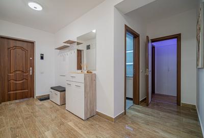 Apartament cu 3 camere decomandat, mobilat în Tractorul