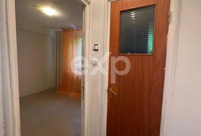 Apartament cu 3 camere semidecomandat în Teiul Doamnei - 2