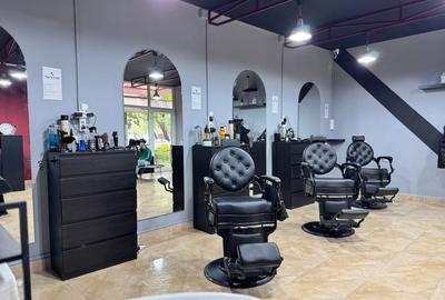 INCHIRIERE Barber Shop  - Spatiu comercial amenajat Mall Plaza, Sector 6 - 3