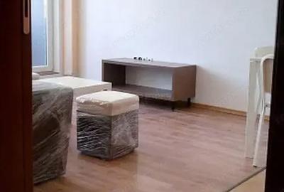 Garsonieră decomandată în Eroii Revoluției - 2