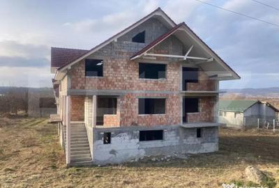 Casă cu 7 camere cu Teren 1106 Mp în Dej - 8