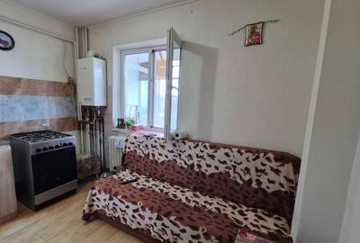 Garsonieră decomandată în Central