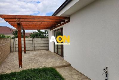Casa semifinisata, 4 camere, 393 mp teren,  Barabant - 2