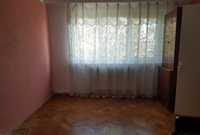 Apartament doua camere, nedecomandat, etaj doi, liber, pe Stadionului - 14