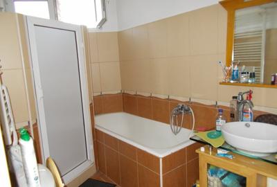 IDEAL AFACERE ,de locuit ,comercial,3 incaperi separate, 3grupuri sanitare gaze. - 9