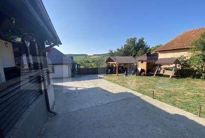 Casa familiala in suprafa?a de 196 mp in localitatea Po - 16