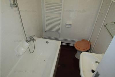 Apartament la casa cu loc de parcare in curte, zona Gara Mare - 14