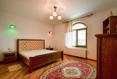 Casă individuală cu 6 camere cu Canalizare în CET - 14