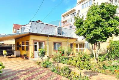 Casa / Vila cu 5 camere de vanzare in zona Central Casa / Vila cu 5 camere de vanzare in zona Central - 1