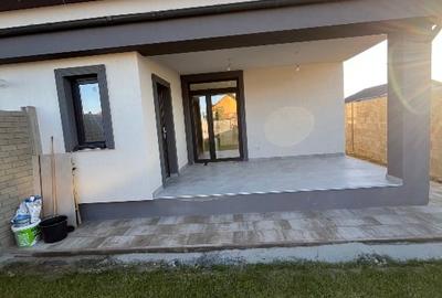Duplex cu 4 camere cu Canalizare în Moșnița Veche - 5