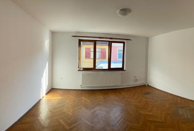 Casă cu 4 camere în Trei Stejari - 2
