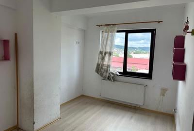 Apartament cu 3 camere decomandat în Ostroveni - 3