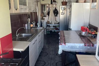 Apartament de vanzare - 3