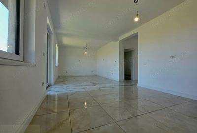 Casă cu 4 camere cu Teren 609 Mp în Central - 1