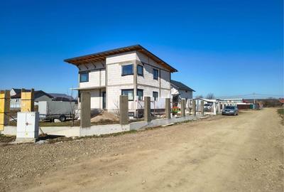 Casă cu 4 camere în Mihai Viteazu - 2