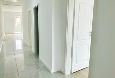 Duplex cu 3 camere cu Canalizare în Remetea Mare - 6