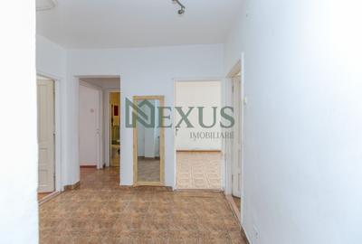 Apartament cu 3 camere decomandat în Narcisa