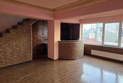 Casă cu Teren 150 Mp în Brătianu - 2