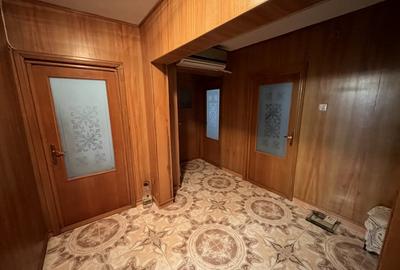 Apartament cu 4 camere decomandat în Faleza Nord