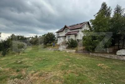 Casă cu 4 camere cu Teren 4800 Mp în Central - 16