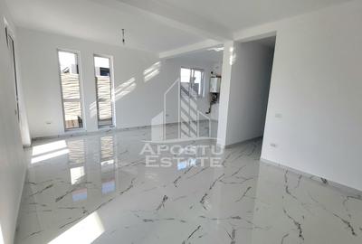 Casă individuală cu 5 camere cu Canalizare în Dumbrăvița