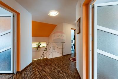 Casă individuală cu 6 camere cu Canalizare în Ungureni - 16