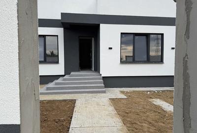 Casă cu 4 camere în Central - 6