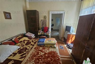 Casa cocheta cu gradina superba 800 metri ultracentral Gaesti Casa cocheta cu gradina superba 800 metri ultracentral Gaesti - 13