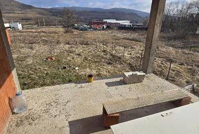 Casă cu Teren 500 Mp în Mera