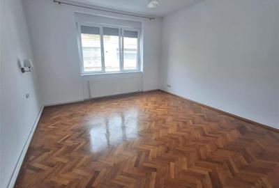 Spatiu birouri 80mp 2 bai balcon zona Centrala