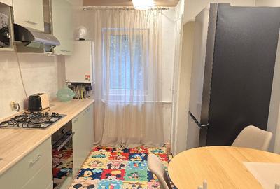 Inchiriez apartament 3 camere decomandat in Deva, I. Creanga, etaj 1 - 4